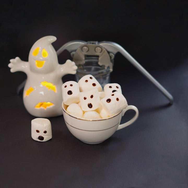 Making Spooky Halloween Latte Art - Latte Art Tutorial